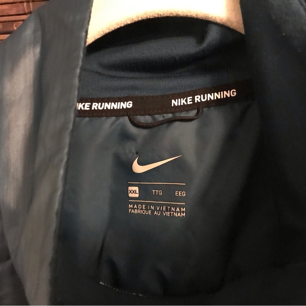 NIKE RUNNING VEST - Picture 2 of 8